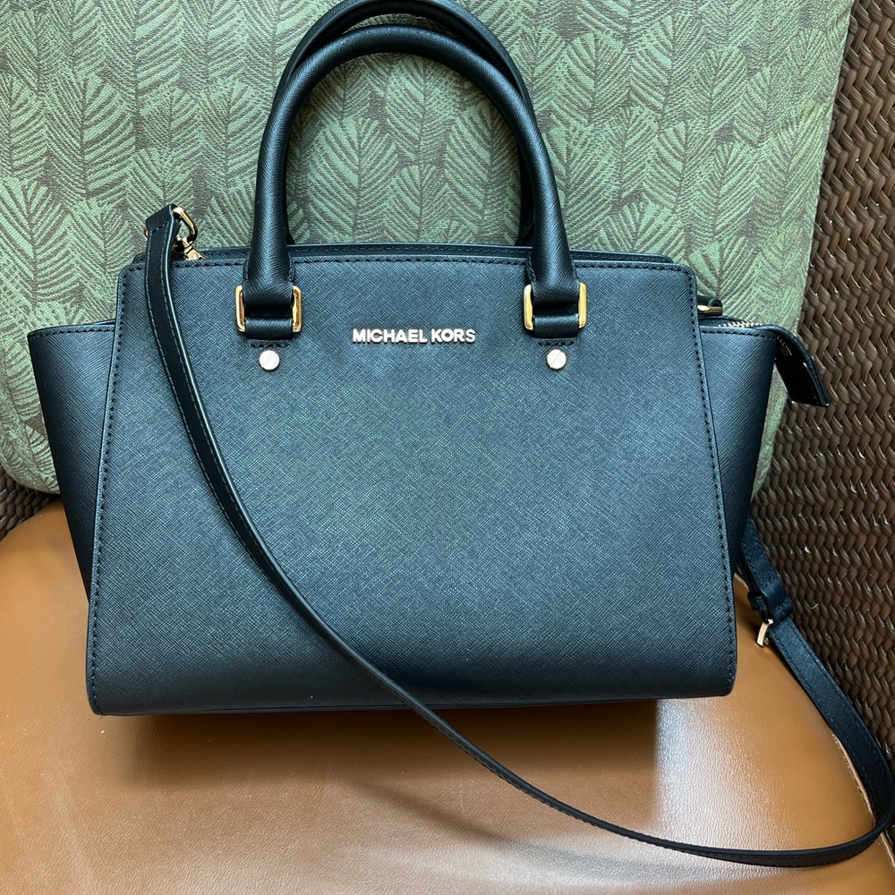 Michael Kors Selma Medium Satchel